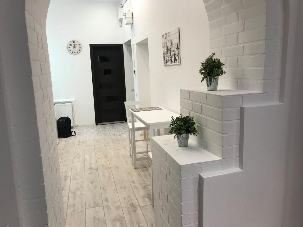 Modern Apartment Lviv Ngoại thất bức ảnh